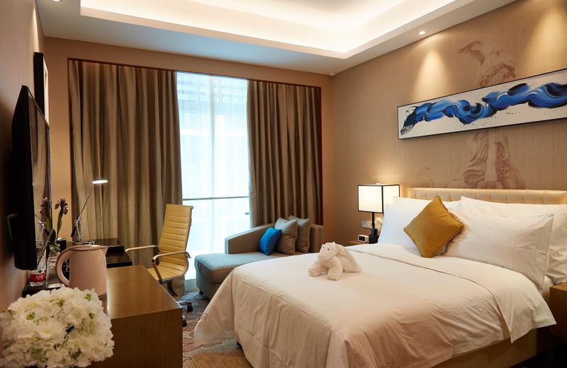 The Thousand Lantern Lake Hotel