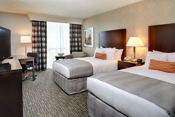 DoubleTree by Hilton Dearborn