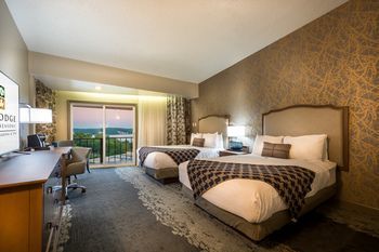 Lodge of Four Seasons Golf Resort, Marina & Spa