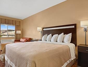 Days Inn by Wyndham Globe