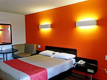 Econo Lodge Omaha