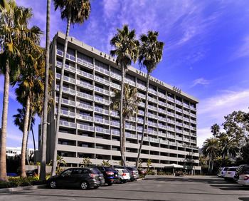 Hotel La Jolla, Curio Collection by Hilton