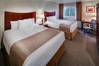 Lake Natoma Inn