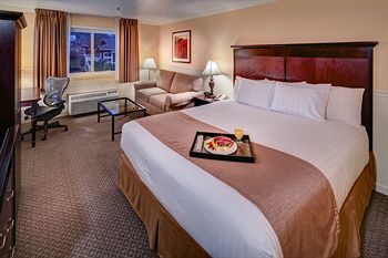 Lake Natoma Inn