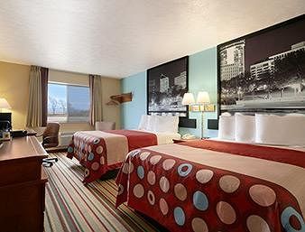 Super 8 by Wyndham Park City/North Wichita Area