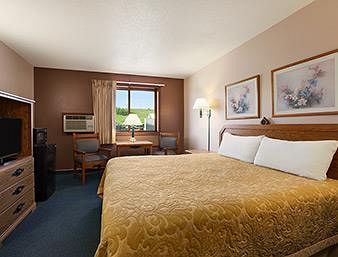 Super 8 By Wyndham Sturgis