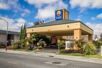 Comfort Inn & Suites Oakland