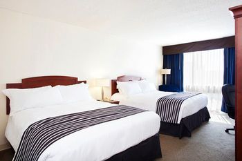 Sandman Hotel Montreal - Longueuil