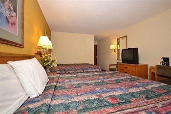 Clarion Pointe Bettendorf - Quad Cities