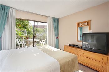 Oceanside Marina Suites - A Waterfront Hotel