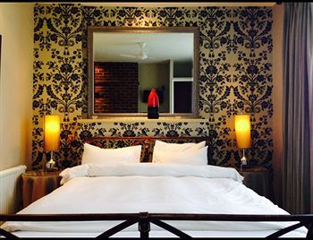 The Manor Hotel
