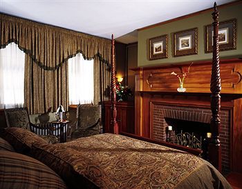 The Pointe at Castle Hill Resort & Spa