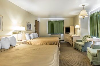 Country Inn & Suites by Radisson, Monterey Beachfront-Marina, CA