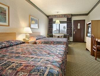 Travelodge by Wyndham Commerce Los Angeles Area