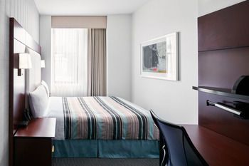 Club Quarters Hotel, Wacker at Michigan