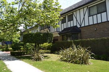 Best Western Plus The Tudor Box Hill