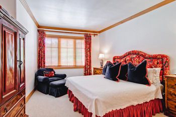 Oxford Court by East West Hospitality