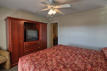 Surreys' Grand Crowne Resort