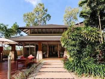 Pullman Palm Cove Sea Temple Resort & Spa