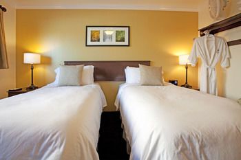 The Mammoth Creek Inn