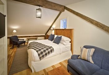 Hill Farm Inn