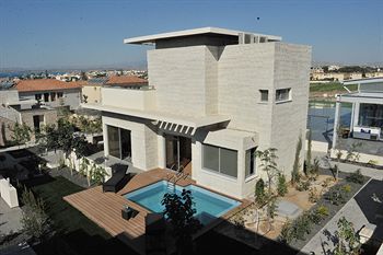 E-Hotel Larnaca Resort & Spa