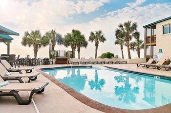 OCEANFRONT LITCHFIELD INN