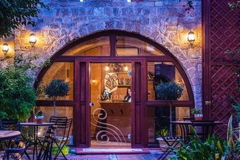 Avalon Boutique Suites Hotel