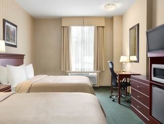 Days Inn by Wyndham Hamilton - Downtown