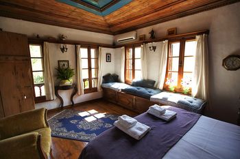 Terrace Houses Sirince - Fig, Olive and Grapevine