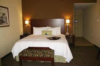 Hampton Inn & Suites West Point
