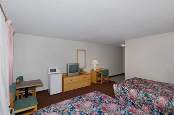 Oak Hill Inn and Suites