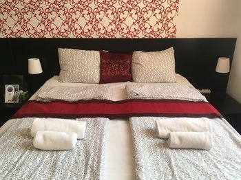 Europa Centerpoint Guesthouse Hotel