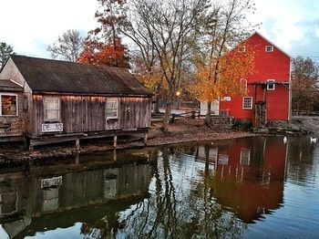 Colonial Inn