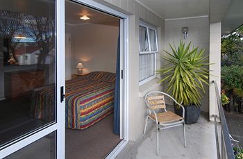 Six On Union Motel