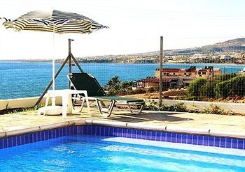 Aura Holiday Villas