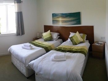 County Hotel