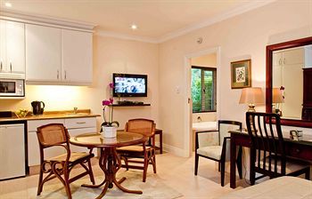 Manaar House