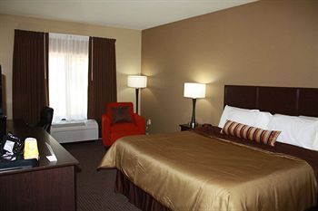 Parkwood Inn & Suites