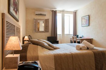 Domaine de la Courbe, The Originals Relais (Relais du Silence)
