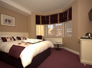 Highclere Hotel