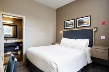 Mountaineer Lodge