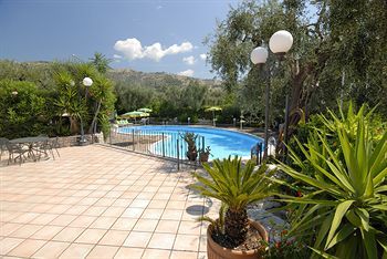 Hotel Apeneste