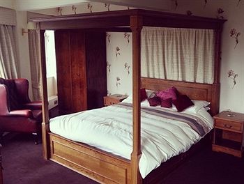 The Bridge Hotel
