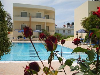 Yakinthos Hotel