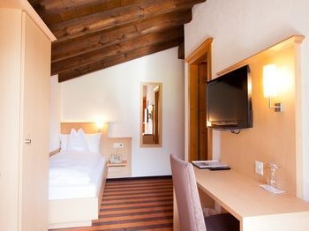 Madrisa Lodge