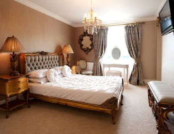 East Close Hotel