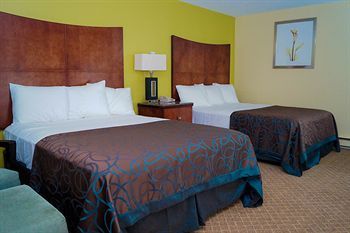 Sullivan Trail Inn & Suites