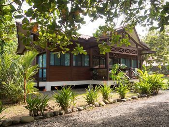 Kenaki Lodge