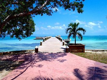 Hatchet Caye Island Resort